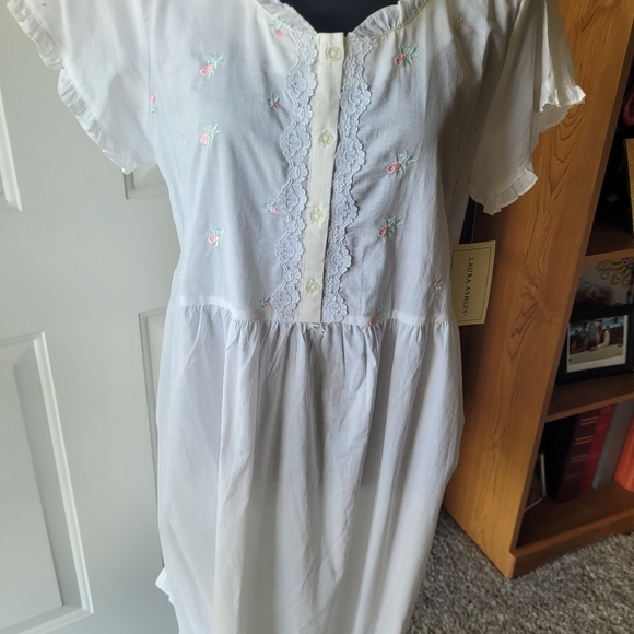 Woman's  nite dress - Picture 4 of 4